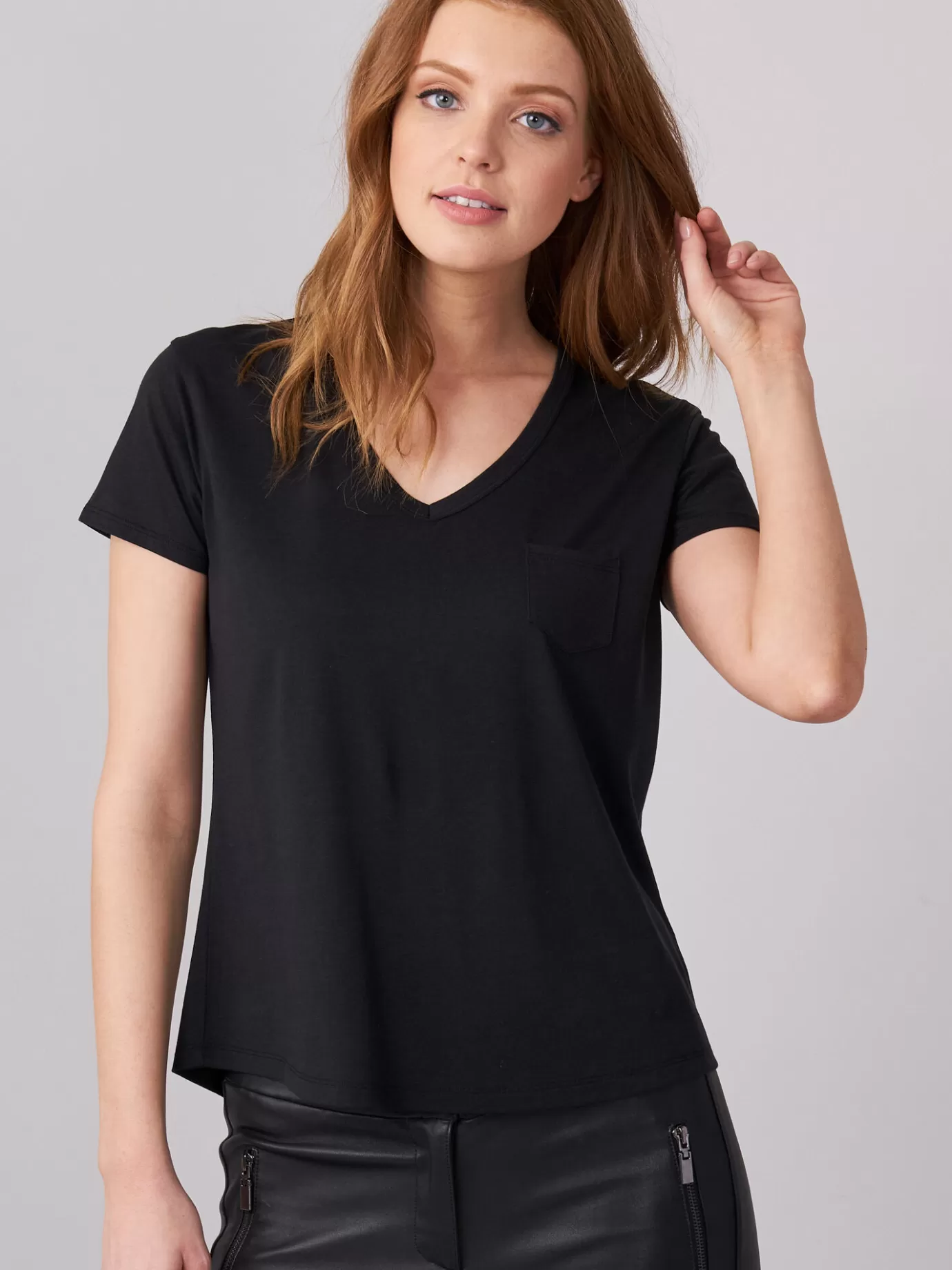 REPEAT cashmere Tops<Basic Dames T-Shirt Met V-Hals En Borstzak Zwart