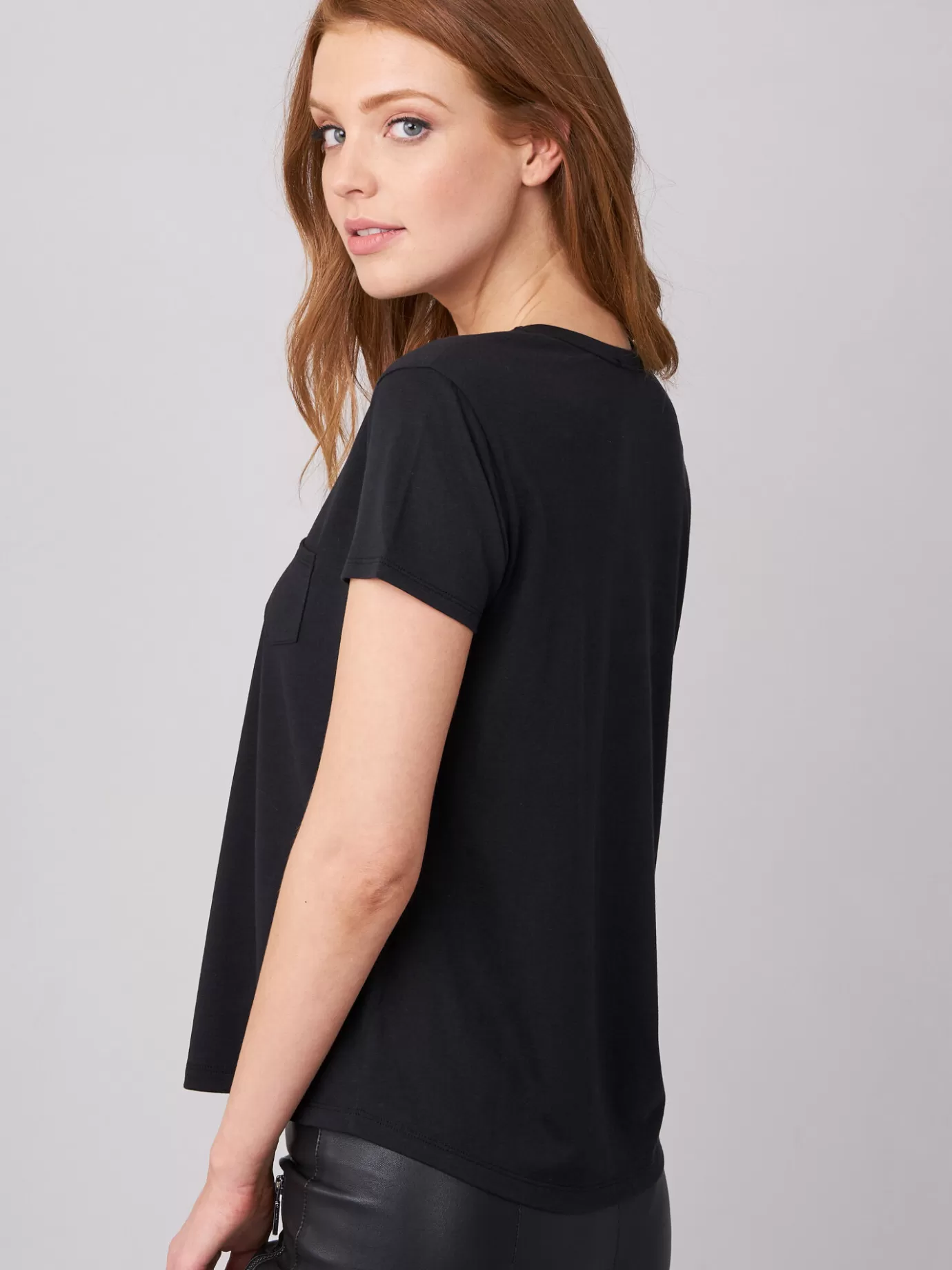 REPEAT cashmere Tops<Basic Dames T-Shirt Met V-Hals En Borstzak Zwart