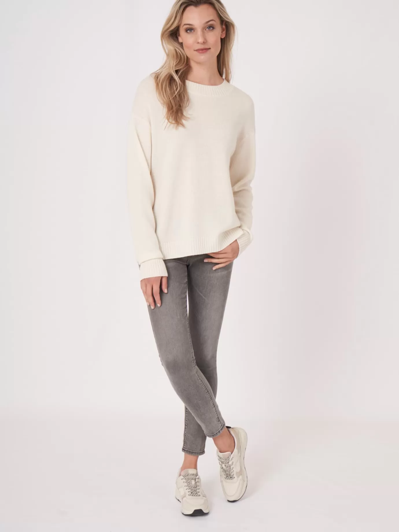 REPEAT cashmere Truien<Basic Trui Met Ronde Hals En Split Op De Rug Room