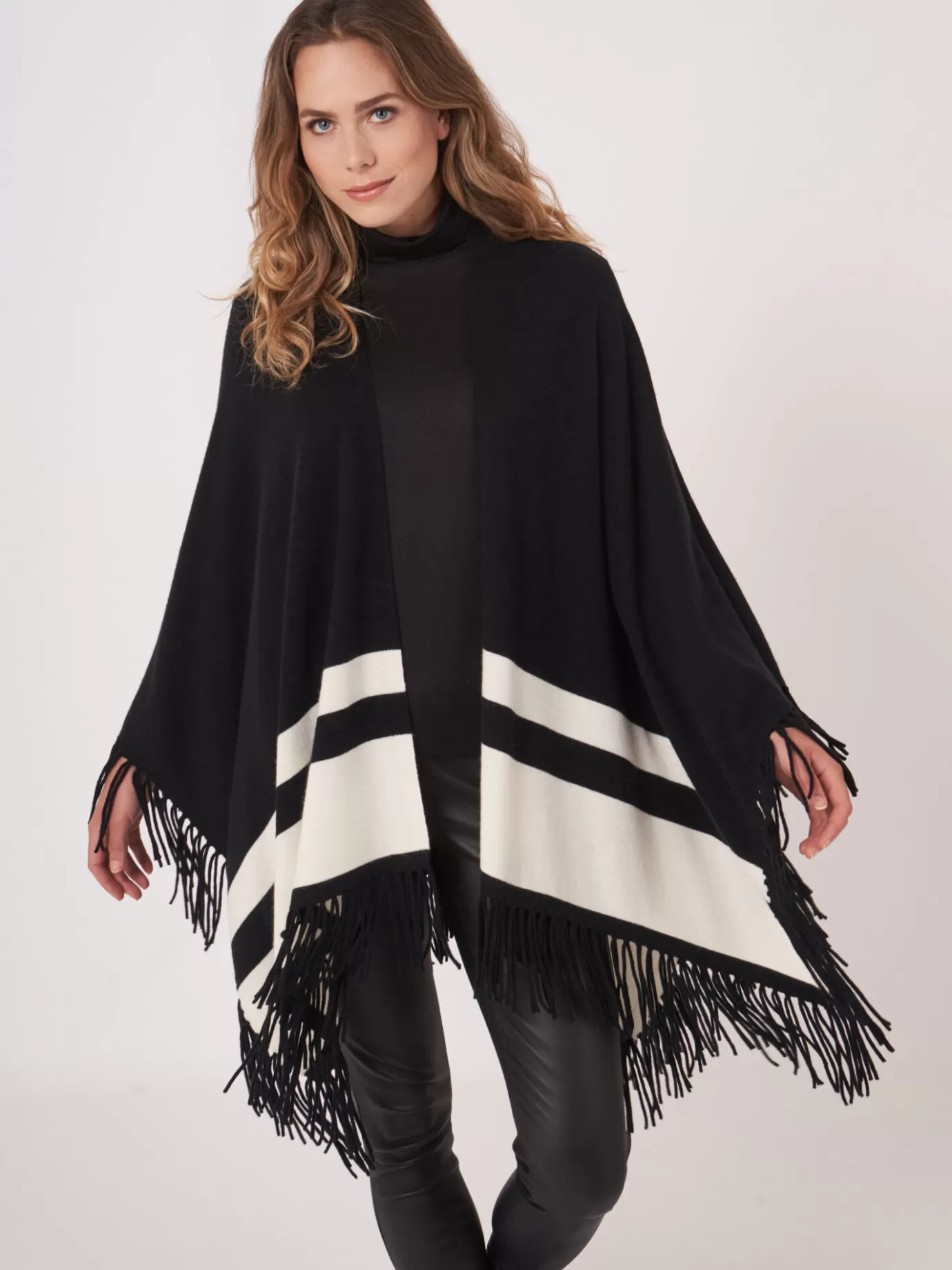 REPEAT cashmere Poncho's<Cape Met Strepen En Franje Van Cashmere Melange Zwart/Creme