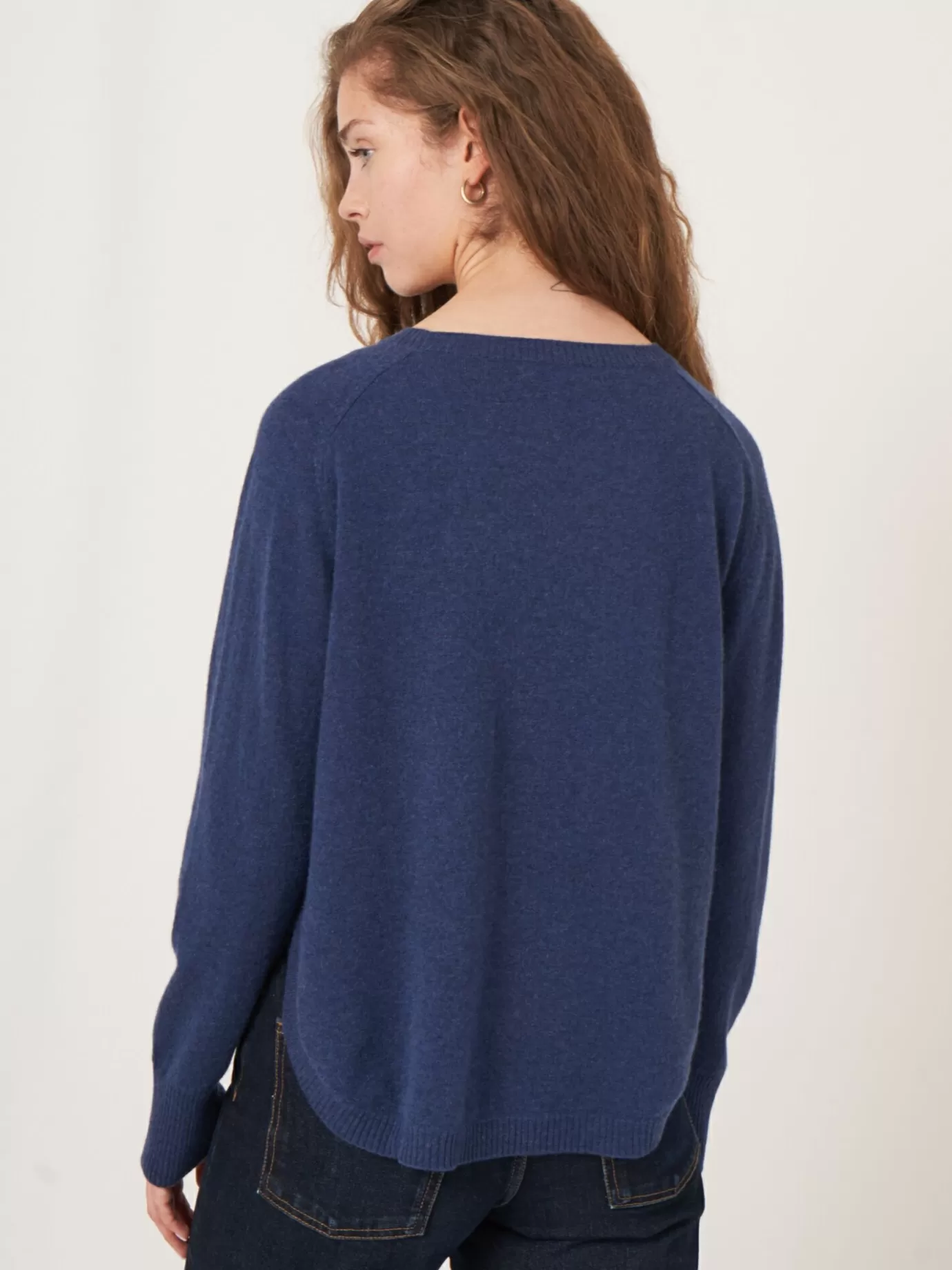 REPEAT cashmere Truien<Cashmere Boothalstrui Met Ronde Zoom Saffier