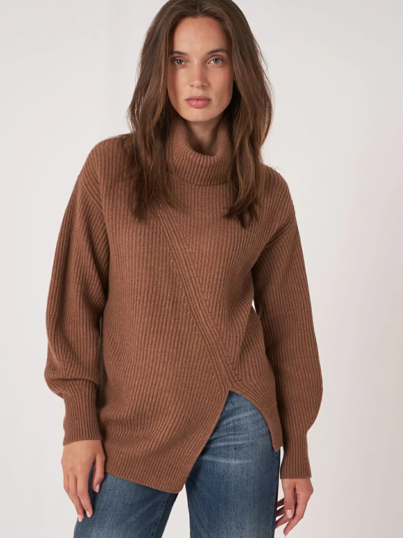 REPEAT cashmere Truien<Cashmere Coltrui Met Asymmetrische Zoom Hazel