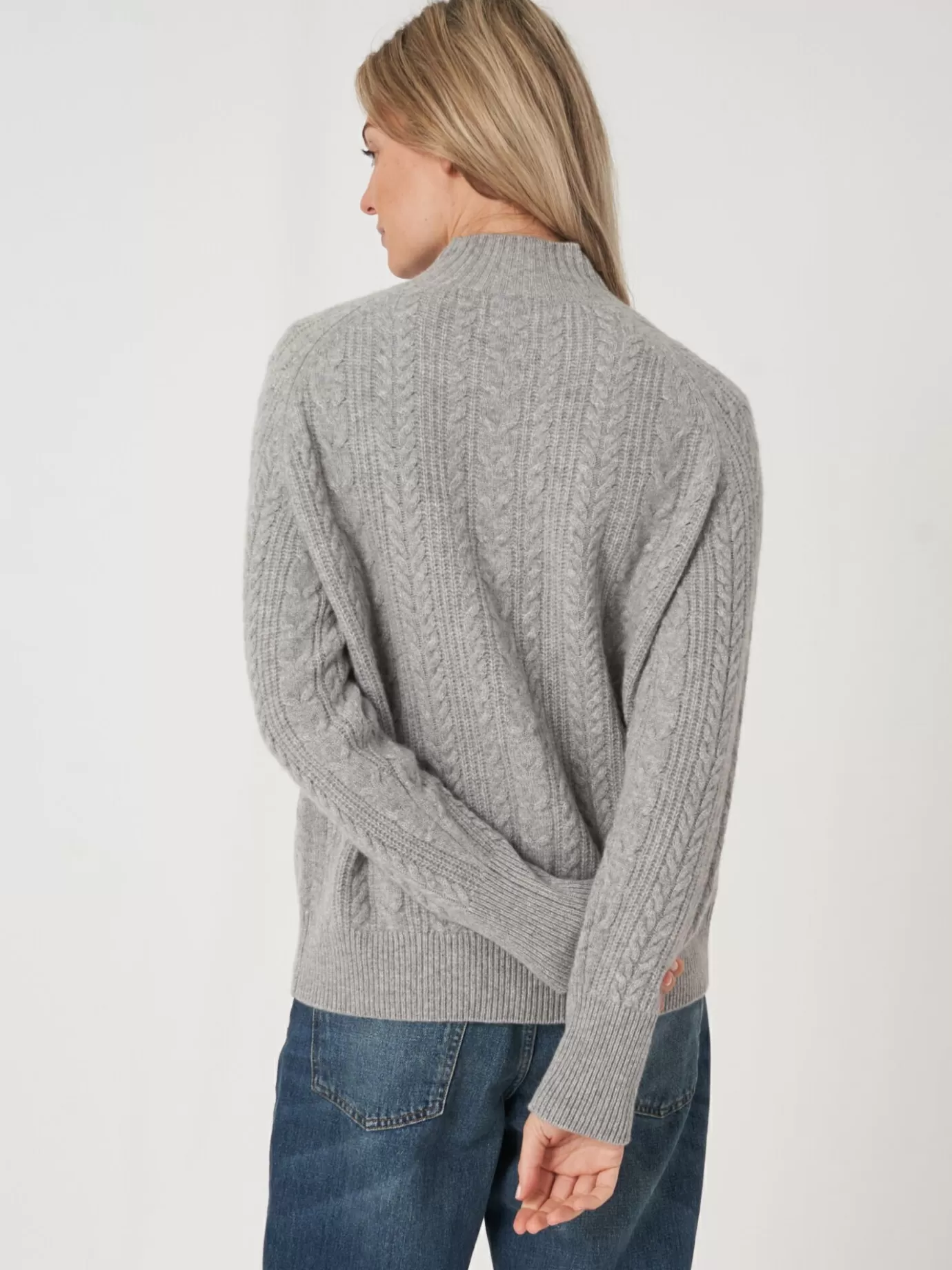 REPEAT cashmere Truien<Cashmere Kabeltrui Met Raglanmouwen Lichtgrijs