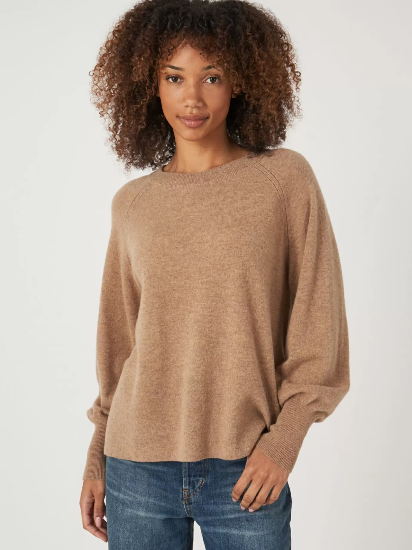 REPEAT cashmere Truien<Cashmere Raglan Trui Met Hoge Ribboord En Zijsplit Kameel