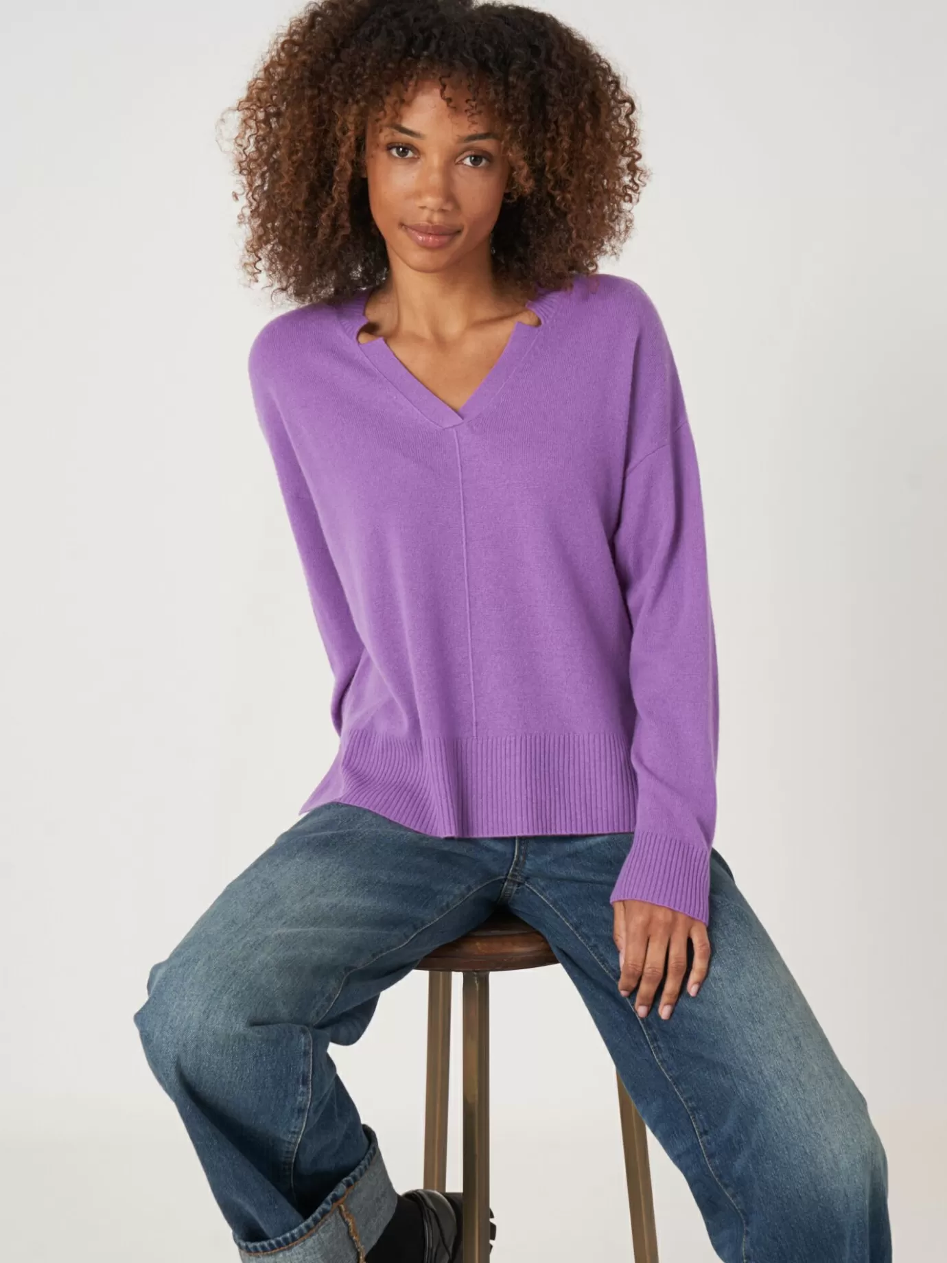 REPEAT cashmere Organic Cashmere<Cashmere Trui Met V-Hals En Zijsplitten Lila