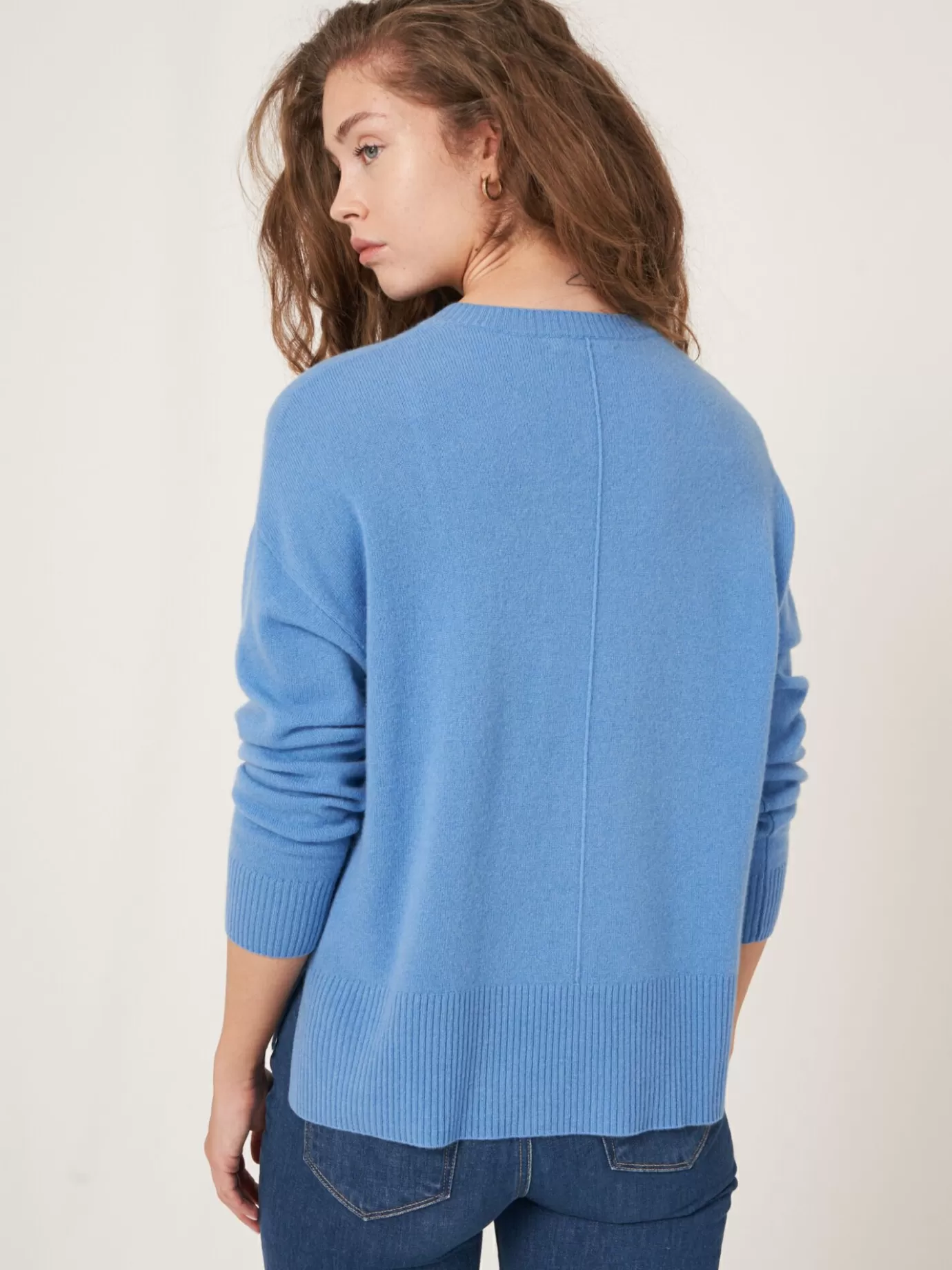 REPEAT cashmere Organic Cashmere<Cashmere Trui Met V-Hals En Zijsplitten Lucht