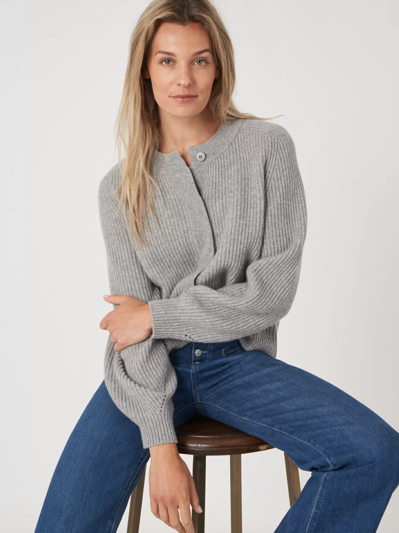 REPEAT cashmere Vesten<Geribde Cashmere Cardigan Met Pofmouwen Lichtgrijs