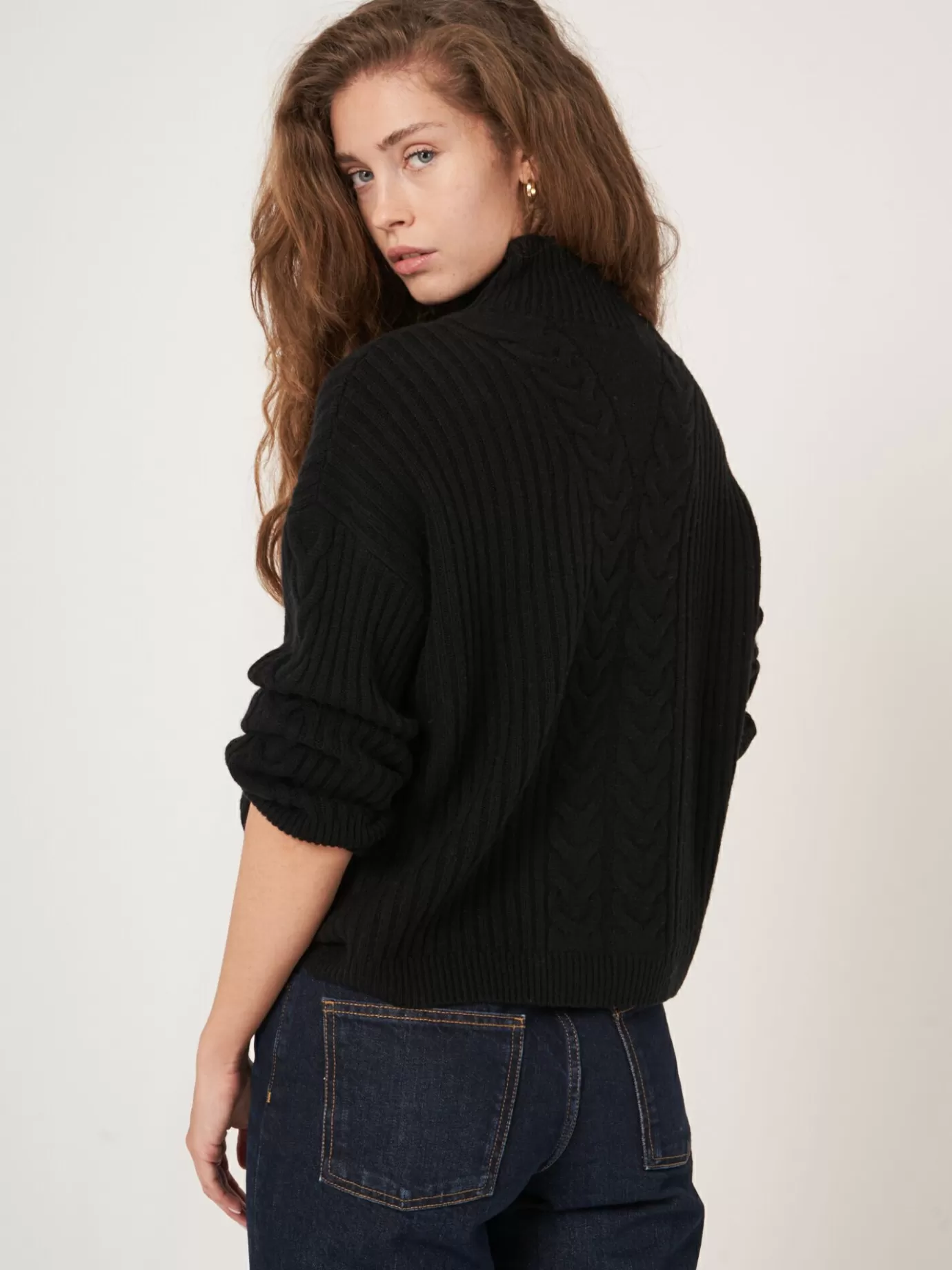 REPEAT cashmere Truien<Geribde Trui Met Hoge Kraag En Kabel Detail Zwart