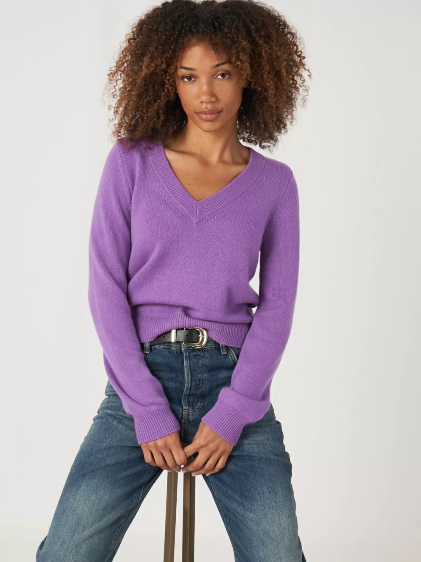 REPEAT cashmere Truien<Korte Cashmere Sweater Met V-Hals Lila