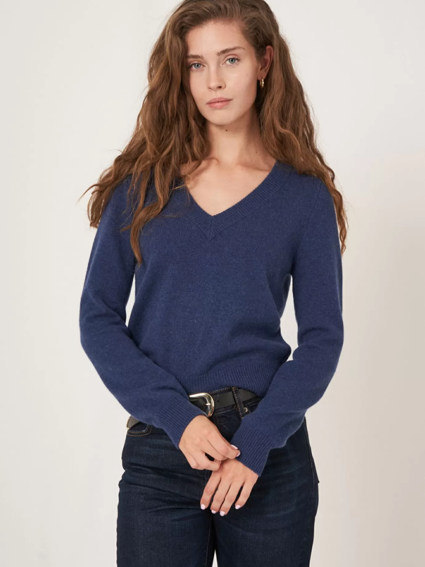 REPEAT cashmere Truien<Korte Cashmere Sweater Met V-Hals Saffier