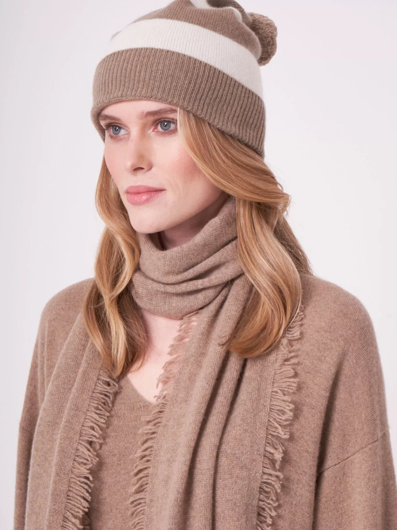 REPEAT cashmere Accessoires<Muts Met Strepen En Pompom Van Cashmere Melange Taupe/Creme