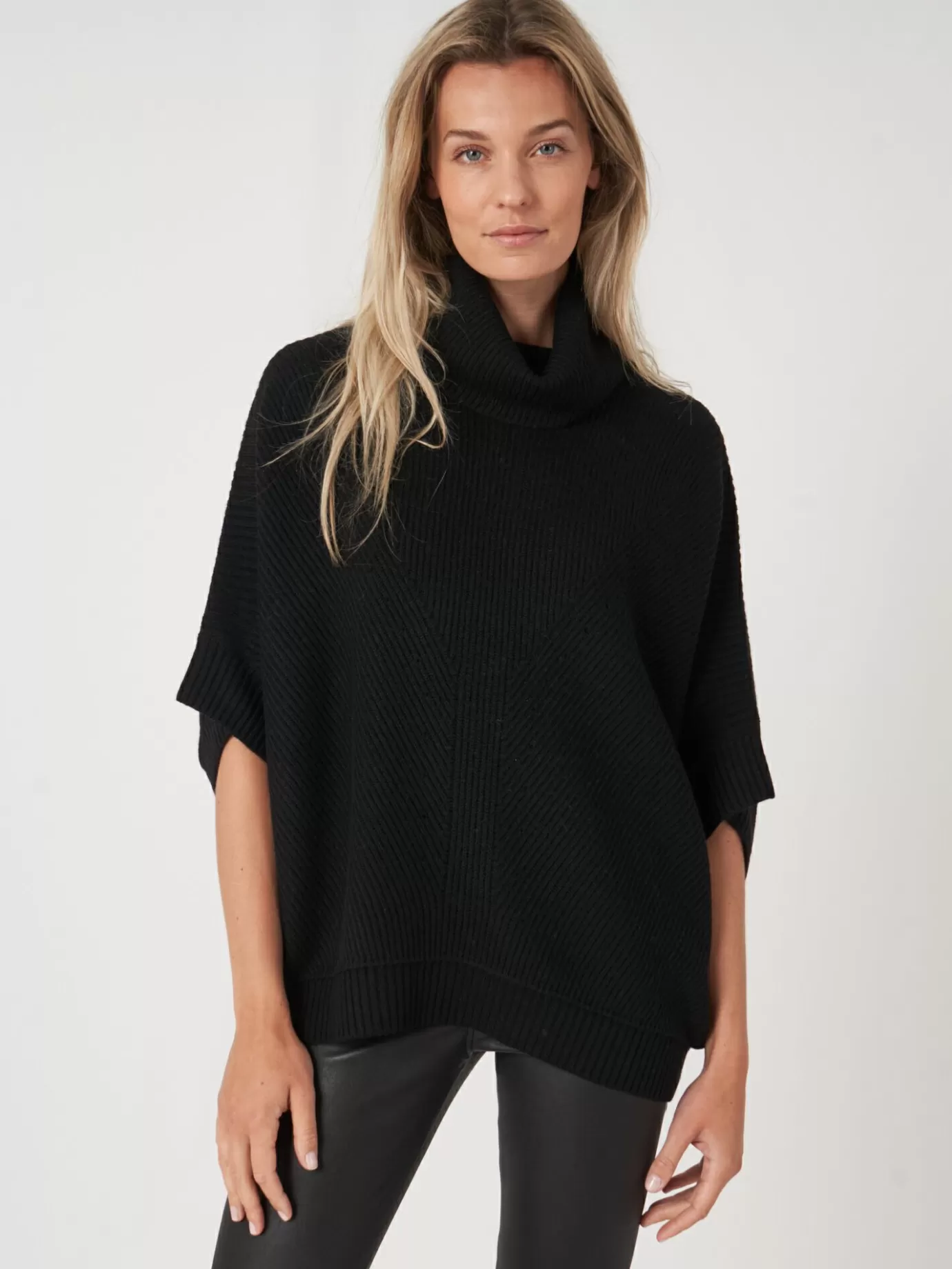 REPEAT cashmere Truien<Oversized Poncho Trui Met Rolkraag Zwart