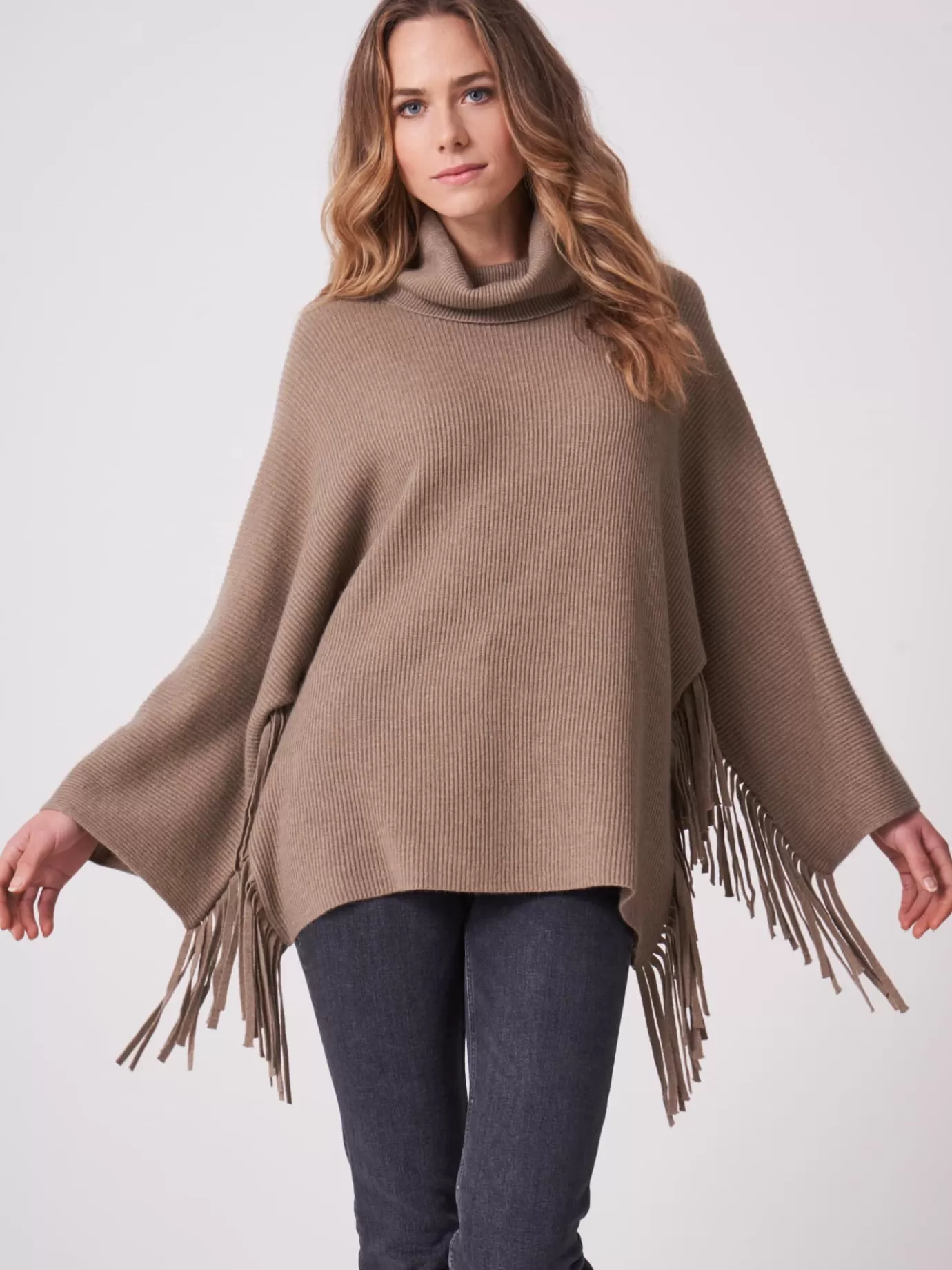 REPEAT cashmere Poncho's<Poncho Trui Met Rolkraag En Franjes Taupe