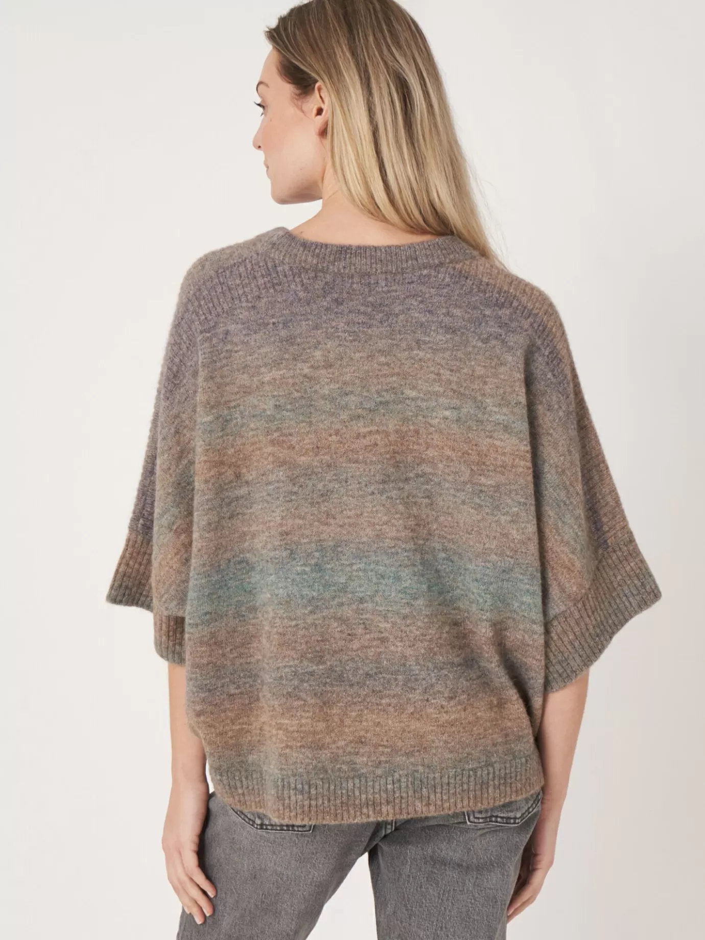 REPEAT cashmere Truien<Space Dye Poncho Van Italiaanse Wol-Mix Med. Grijs