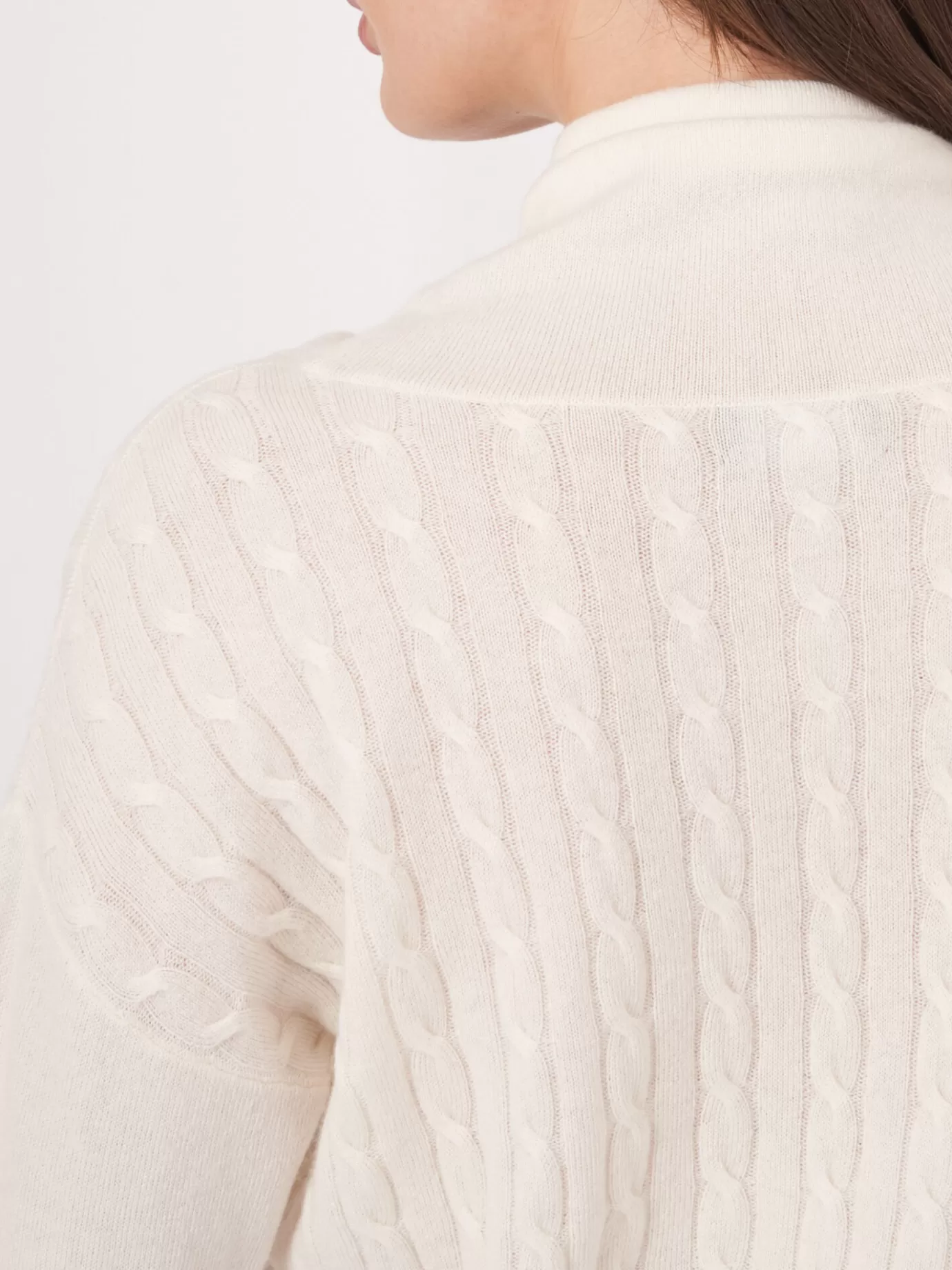 REPEAT cashmere Truien<Trui In Fijn Kabelpatroon Met Opstaande Kraag En Trekkoord Room