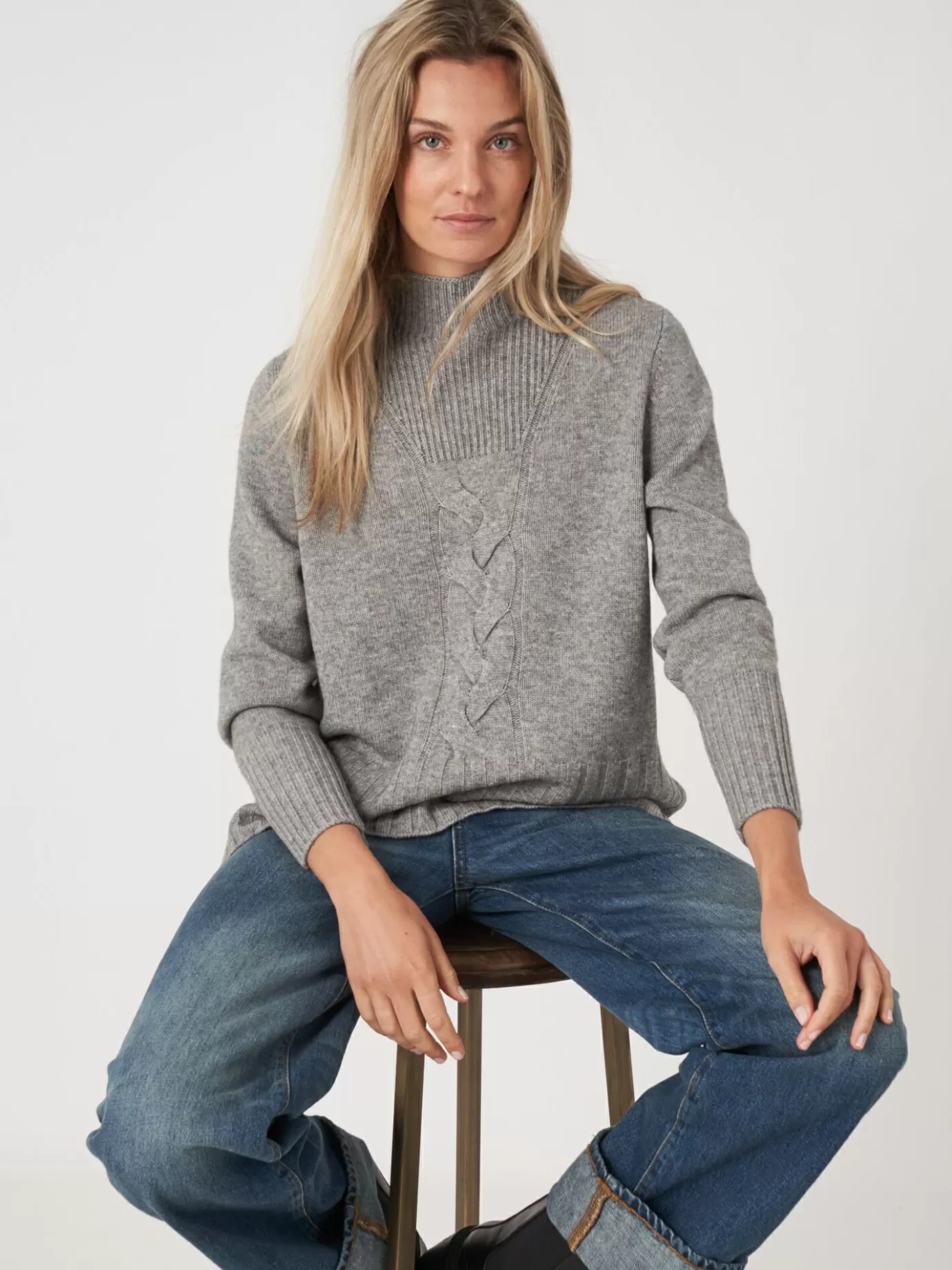 REPEAT cashmere Truien<Trui Met Opstaande Kraag En Kabelpatroon Detail Lichtgrijs