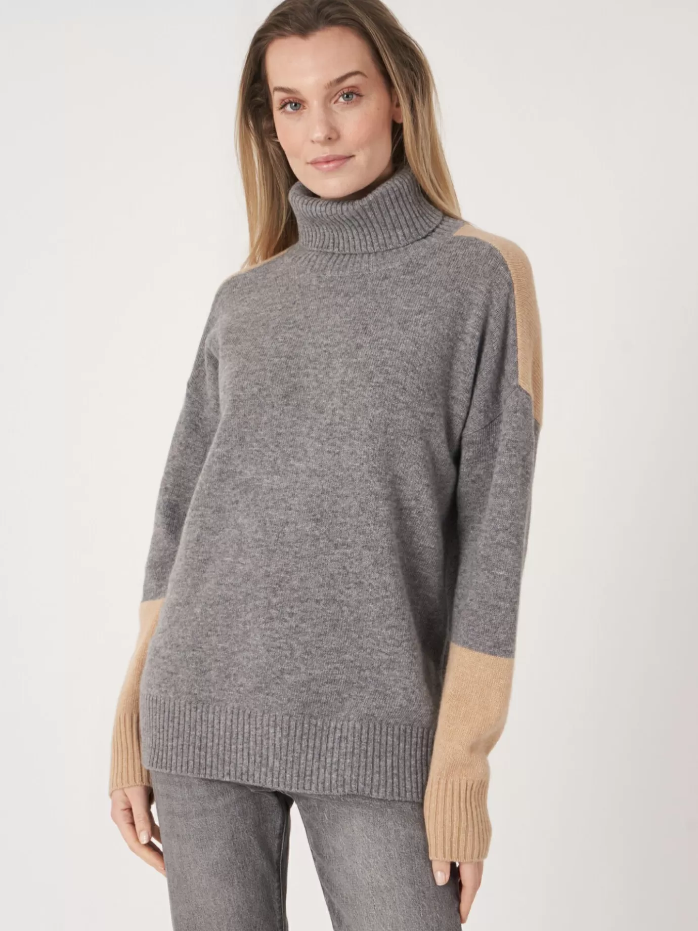 REPEAT cashmere Truien<Tweekleurige Coltrui Grijs