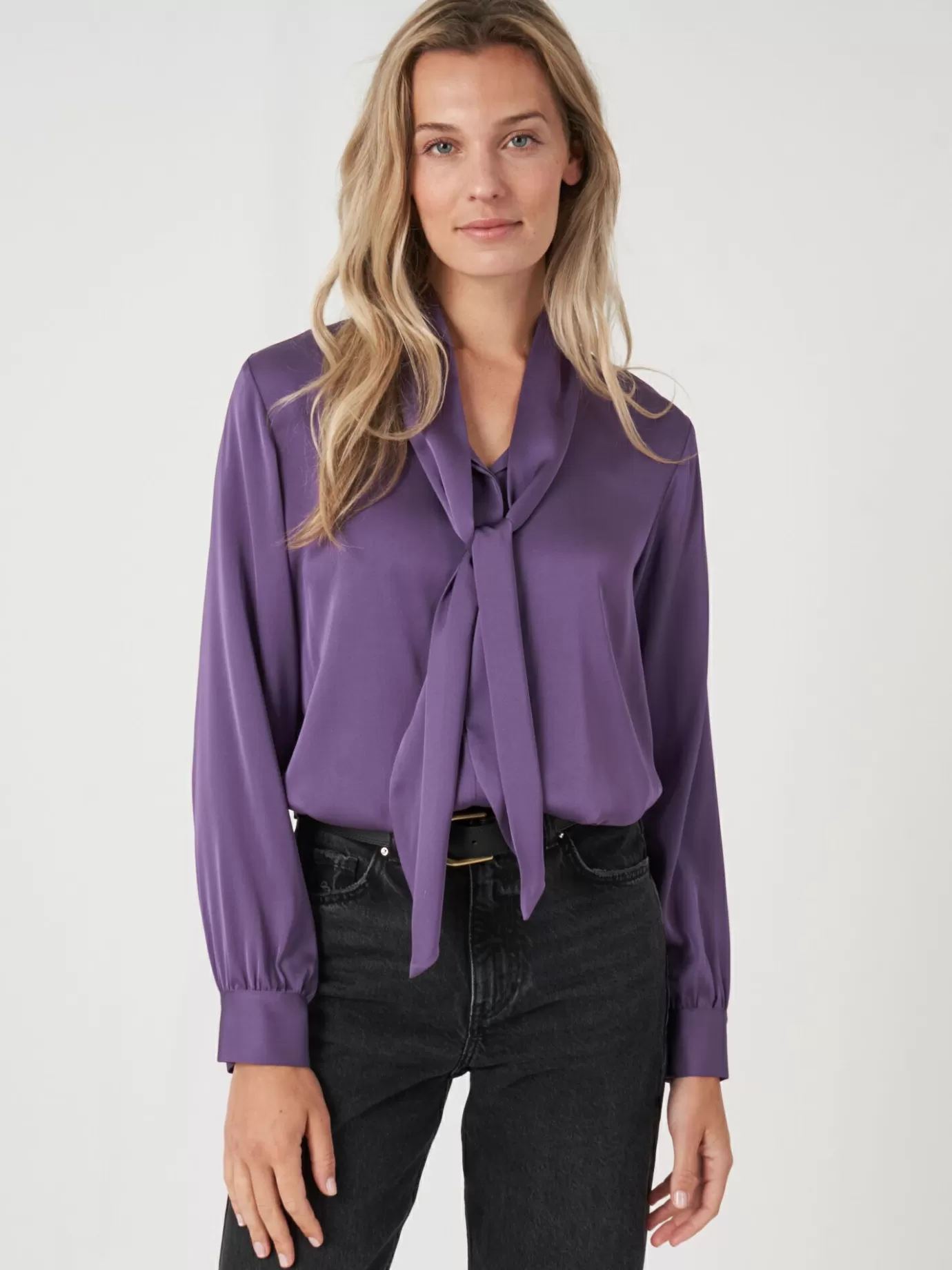 REPEAT cashmere Blouses<Zijden Blouse Met Strikhals Amethist