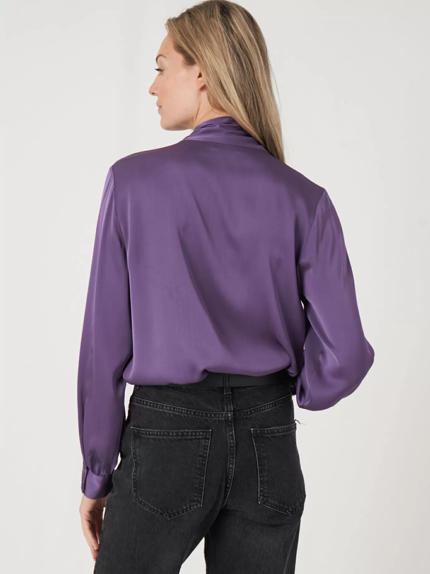 REPEAT cashmere Blouses<Zijden Blouse Met Strikhals Amethist